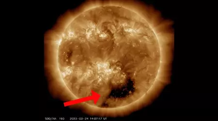 La NASA ha scoperto un buco enorme, grande 20-30 volte la Terra, sul Sole