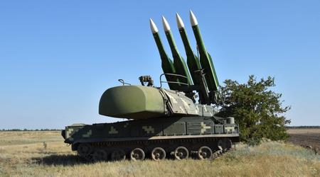 L'Ucraina e gli Stati Uniti hanno creato il sistema di difesa aerea FrankenSAM, basato sul sistema SAM Buk, in grado di lanciare missili RIM-7 Sea Sparrow.