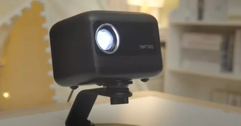 TOPTRO TR25 miglior proiettore per 200 euro