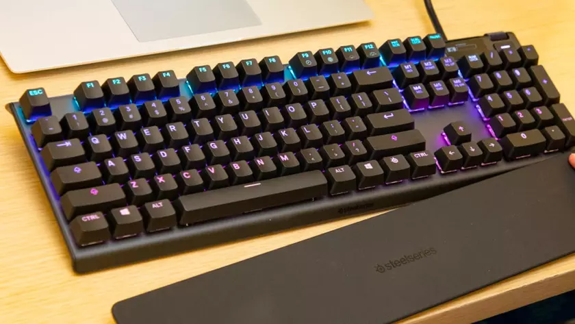 SteelSeries Apex Pro tastiera meccanica esport