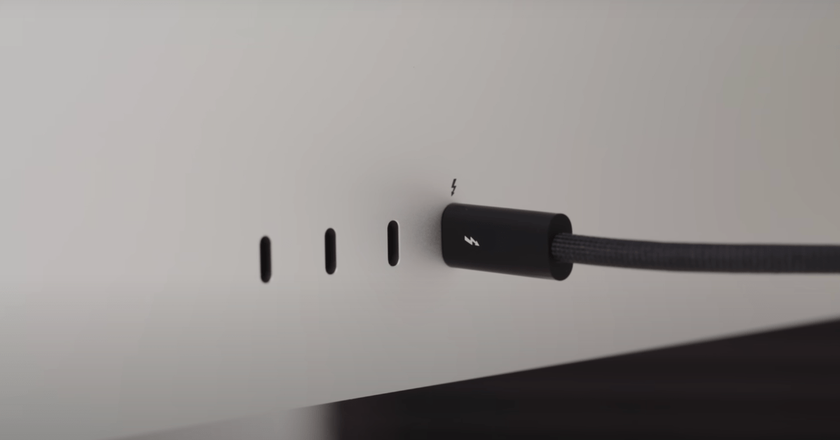 Apple Studio display thunderbolt 4