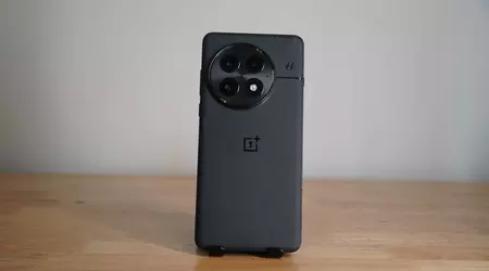 OnePlus 14 potrebbe avere un display piatto e una batteria da 7000mAh