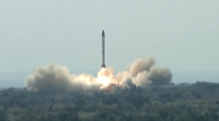 Il Pakistan ha testato con successo il missile balistico Ababeel con una gittata di lancio di 2.200 km, che può trasportare fino a otto testate con un peso totale di 1,5 tonnellate.