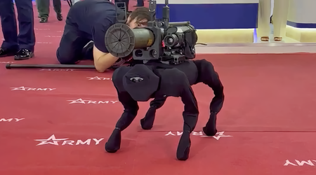 In Russia, ha presentato un cane robotico con un lanciagranate del valore di $ 16.000