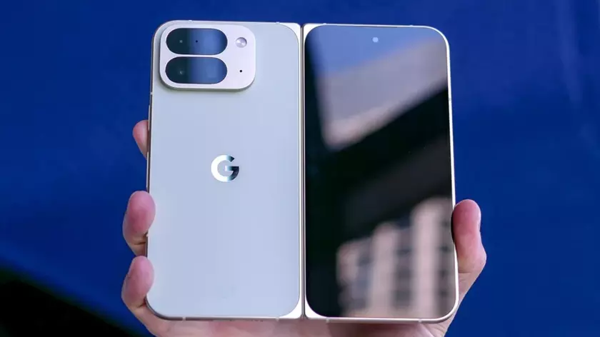 Google Pixel 10 Pro Telefono pieghevole a libro