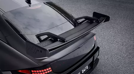 Hyundai ha introdotto un kit di carbonio per 7.500 dollari per la Ioniq 6 N