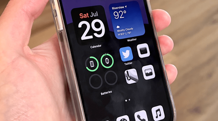 Gli utenti vendono l'iPhone con il vecchio logo di Twitter - L'iPhone 11 Pro Max viene venduto a 25.000 dollari su eBay