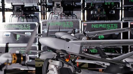 Il drone pesante ucraino NEMESIS distrugge il sistema di difesa aerea russo Strela-10M4 - video