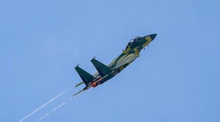 Il primo caccia F-15EX Eagle II ammodernato nella sua configurazione finale ha effettuato il suo volo di debutto