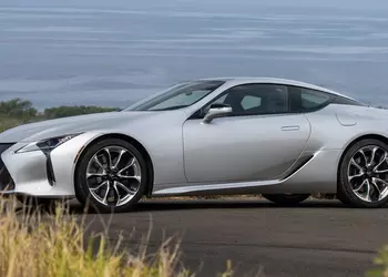 Gli ultimi esemplari di Lexus LC ...