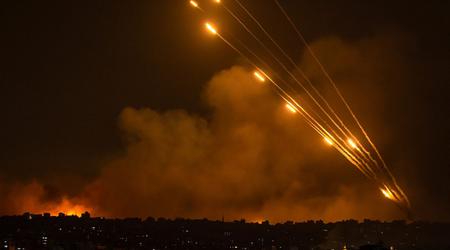 L'Iran ha lanciato un attacco massiccio contro Israele: fino a cinquecento missili balistici erano in aria