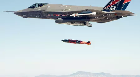 L'aeronautica militare statunitense mostra un video spettacolare di GBU-31 Joint Direct Attack Munition con kit Quicksink che distrugge una nave