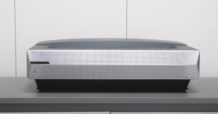 Proiettore per home theater CASIRIS A6 a ottica ultra corta