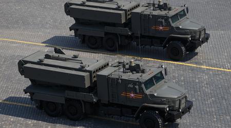 Per la prima volta, i russi hanno mostrato un filmato dell'uso del sistema di lanciafiamme pesanti TOS-2 con missili termobarici