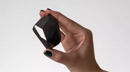 Un esclusivo diamante nero Enigma del peso di 555,55 carati è stato venduto per $ 4.300.000 in criptovaluta