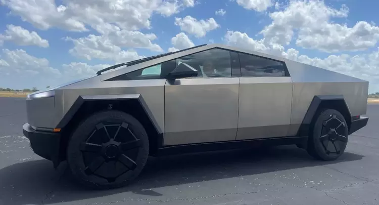 Tesla ha cambiato idea sul pagamento ...