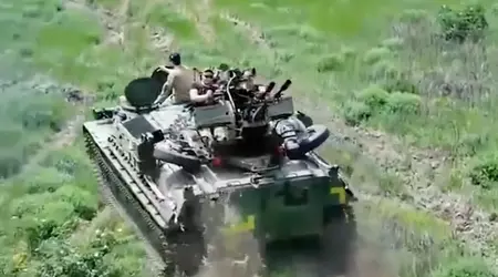 Le forze armate ucraine hanno sequestrato un corazzato da trasporto truppe russo MT-LBVM, installato su di esso un cannone antiaereo ZU-23-2 e lo hanno rispedito al fronte