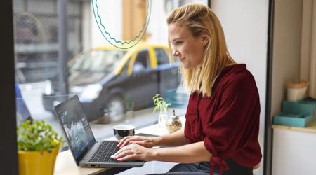Lenovo ha presentato il nuovo IdeaPad Slim 3i Chromebook Plus con un prezzo a partire da 550 dollari.