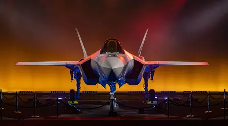 Lockheed Martin ha presentato il primo caccia di quinta generazione F-35 Lightning II per l'aeronautica militare belga.