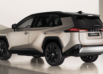 La nuova Toyota RAV4 avvisa dei ...