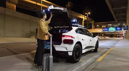 Waymo lancia il servizio di robotaxi all'aeroporto di Phoenix