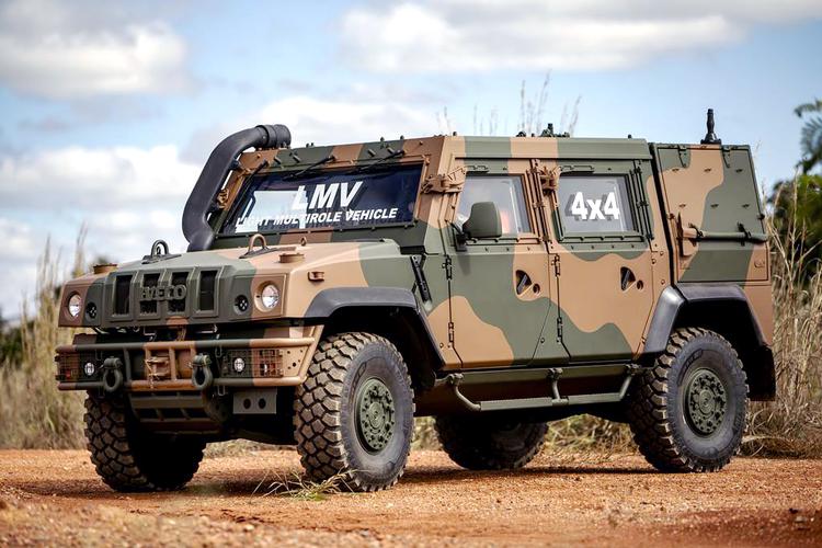 L'auto blindata italiana Iveco LMV è ...