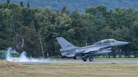 Taiwan vuole armare i caccia F-16 Viper aggiornati con missili statunitensi AGM-88 HARM, AGM-84 SLAM e AGM-154 JSOW
