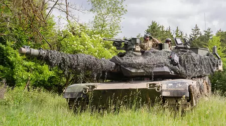 I carristi ucraini hanno mostrato come si addestrano sui carri armati americani M1A1 Abrams