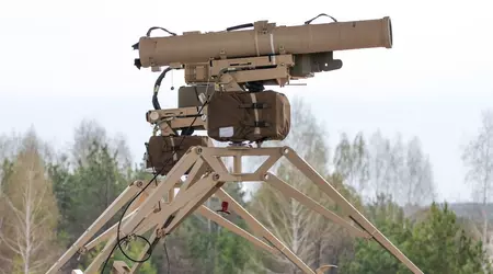 Le forze armate dell'Ucraina con l'aiuto dell'ATGM ucraino "Stugna-P" hanno distrutto il magazzino dei Rashists (video)