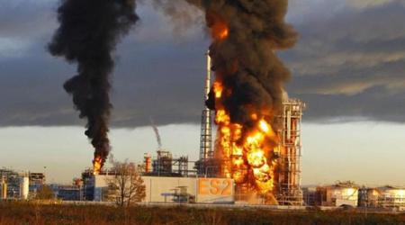 Pentagono: Gli attacchi dei droni ucraini hanno portato a un calo del 14% della produzione nelle raffinerie russe e a un significativo aumento del costo del carburante a livello nazionale