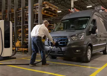 Ford ha sostituito il nuovo furgone ...