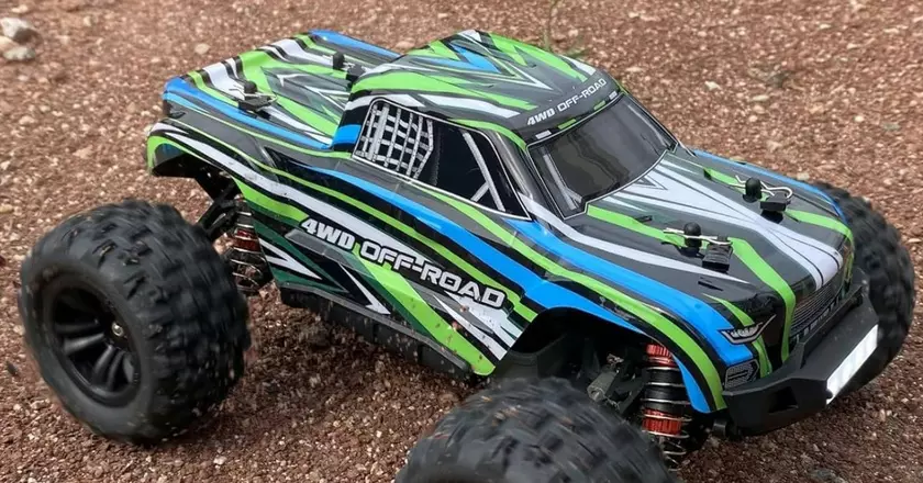 YONCHER YC380 PRO 1:16 Auto telecomandata per adulti