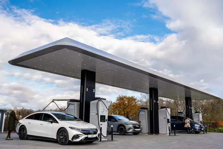 Mercedes ha aperto un hub di ...
