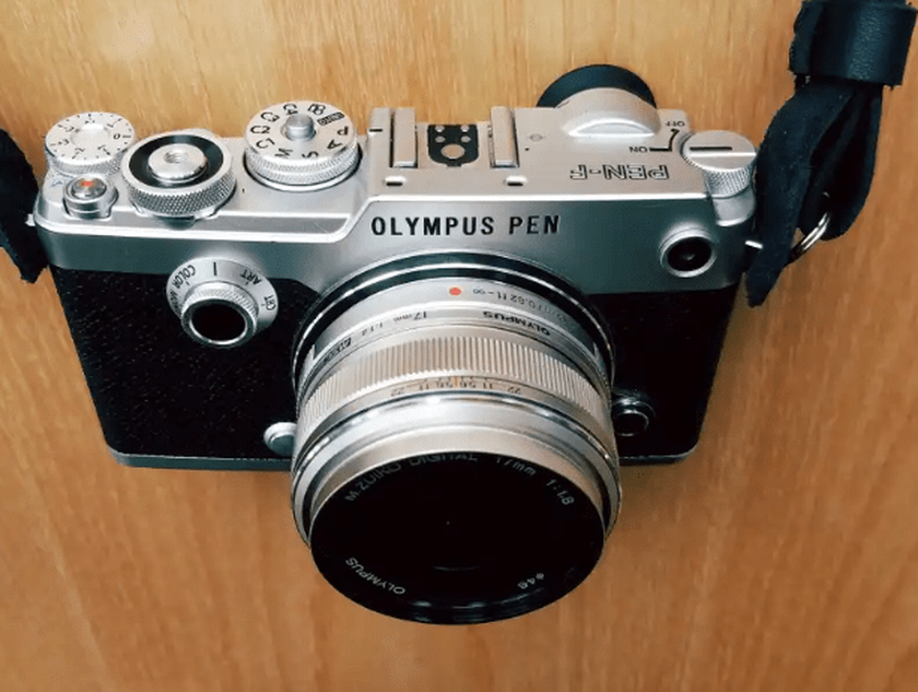 Olympus PEN-F fotocamera digitale look retrò