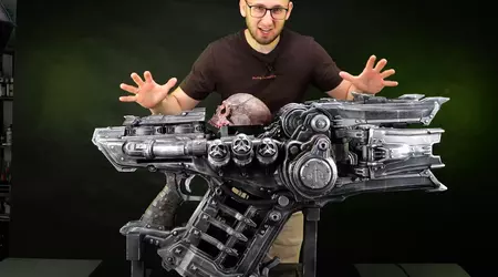 Non hai mai visto nulla di simile: un blogger ha creato un PC brutale a forma dell'arma Skullcrusher di Doom: The Dark Ages