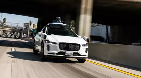 Le auto senza conducente di Waymo possono ora navigare autonomamente in autostrada