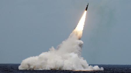 I russi hanno interrotto lo sviluppo del missile balistico Zmeyevik, che dovrebbe distruggere le portaerei statunitensi e i vettori terrestri di armi ipersoniche Dark Eagle.