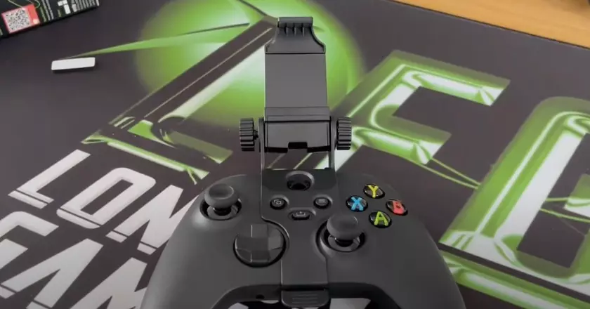 Supporto per telefono per controller Xbox Orzly