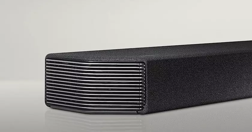 Samsung HW-Q900A soundbar montabile a parete