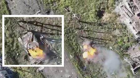 Un drone ucraino con una singola granata M67 ha distrutto un carro armato russo ammodernato modello 2016 T-72B3 del valore di oltre 1 milione di dollari.