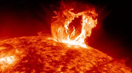 Il Sole è di nuovo in tempesta! Nei prossimi due giorni la Terra sarà investita da una potente tempesta magnetica di classe G4.