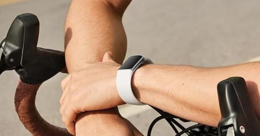 Fitbit Charge 6 fitness tracker senza smartphone