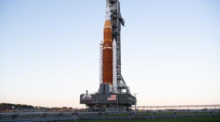 La NASA riconosce l'enorme costo dei razzi lunari SLS - i motori per SLS costano decine di volte di più di quelli per i razzi SpaceX