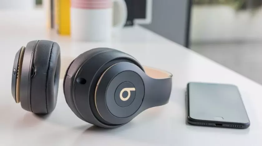 Beats Studio 3 cuffie con bassi forti
