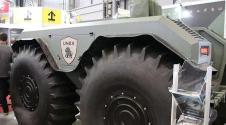 Il drone anfibio ceco-ucraino UNEX UGV - una piattaforma multifunzionale per compiti logistici e evacuazione dei feriti - è stato presentato