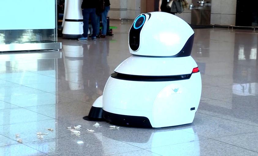 Robot per la pulizia dell'aeroporto 01.jpg