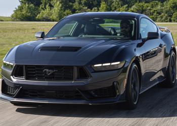 La Ford Mustang a benzina ha ...