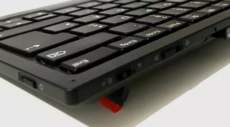 La tastiera Bluetooth a ricarica solare di Lenovo che si collega a tre dispositivi contemporaneamente potrebbe essere presentata al CES 2025