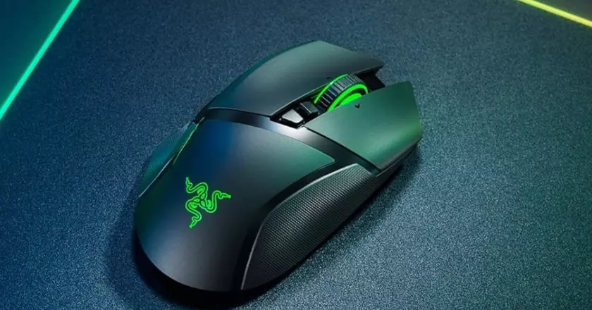 Razer Basilisk Ultimate HyperSpeed nConfronto mouse gaming meno di 100€