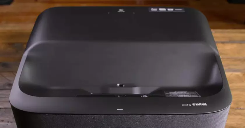 Epson EpiqVision LS300 miglior proiettore con altoparlanti